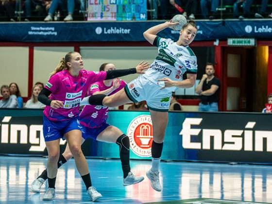 Stephanie Elies Frisch Auf Frauen, 63 prevails against Angunn Gudmestad Sport Union Neckarsulm, 07, Sport Union Neckarsulm vs Frisch Auf Goeppingen, Handball, 1 Bundesliga, Season 2025 2026, 25 10 2025 Sport Union Neckarsulm vs Frisch Auf Goeppingen, Handball, 1 Bundesliga, Season 2025 2026, 25 10 2025 Neckarsulm Copyright: xEibner-Pressefoto MichaelxSchmidx EP_MST