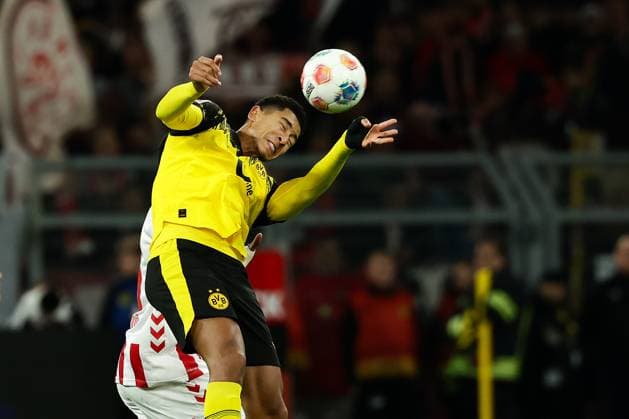 Dortmund, Signal Iduna Park, 25 10 25, GER, Men, 1 Bundesliga, Season 2025 2026, Borussia Dortmund 1 FC Koeln, Jobe Bellingham Borussia Dortmund in action, on the ball, DFB DFL REGULATIONS PROHIBIT ANY USE OF PHOTOGRAPHS AS IMAGE SEQUENCES AND OR QUASI VIDEO Copyright: JoachimxBywaletz xJB-Sportfoto