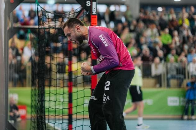 Janis Boieck HC Oppenweiler Backnang, 32 clenches his fist after a 7-meter save, HC Oppenweiler Backnang vs HBW Balingen Weilstetten, Handball, 2 Bundesliga, Matchday 9, Season 2025 2026, 26 10 2025, HC Oppenweiler Backnang vs HBW Balingen Weilstetten, Handball, 2 Bundesliga, Matchday 9, Season 2025 2026, 26 10 2025 Backnang Copyright: xEibner-Pressefoto LarsxNeumannx EP_LNN