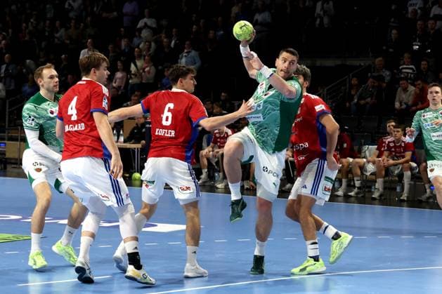 DEU, DHB, 1 HBL, Fuechse Berlin vs HSV, 26 10 2025, Max Schmeling Halle, Berlin, DEU, DHB, 1 HBL, Fuechse Berlin vs HSV, pictured Mijajlo Marsenic Fuechse Berlin 93 , Mathias Gidsel Fuechse Berlin 19 , Elias Kofler HSV Hamburg 6 , Andreas Magaard HSV Hamburg 4 nordphotoxGmbHx xEngler nph00076