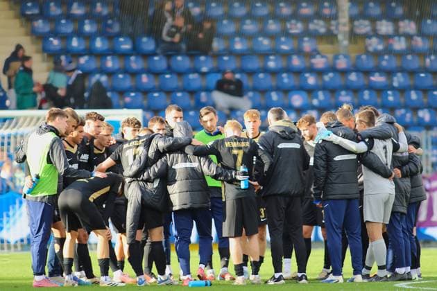 The players of FC Erzgebirge Aue form a team circle to close ranks GER, TSG 1899 Hoffenheim II vs FC Erzgebirge Aue, Football, 3 Liga, Matchday 12, Season 2025 2026, 26 10 2025 DFL DFB REGULATIONS PROHIBIT ANY USE OF PHOTOGRAPHS as IMAGE SEQUENCES and or QUASI VIDEO GER,TSG 1899 Hoffenheim II v FC Erzgebirge Aue, Football, 3 Liga, Matchday 12, Season 2025 2026, 26 10 2025 Hoffenheim Copyright: xEibner-Pressefoto JoergxHirschx EP_JHH