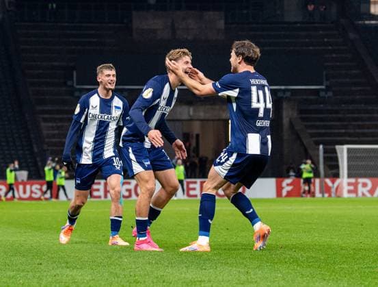 Soccer, Men, Season 2025 2026, DFB Pokal 2 Round , Hertha BSC SV Elversberg, f l Michael Cuisance Hertha BSC , Marton Dardai Hertha BSC , Linus Gechter Hertha BSC , Cheering after scoring the 2 0 goal, 28 10 2025, Copyright: xSebastianxRäppold MatthiasxKochx
