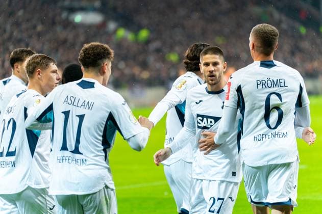 Goal for 1 1 Grischa Proemel TSG 1899 Hoffenheim, 06 , cheers with the team, Alexander Prass TSG 1899 Hoffenheim, 22 , Fisnik Asllani TSG 1899 Hoffenheim, 11 , Andrej Kramaric TSG 1899 Hoffenheim, 27 , GER, FC St Pauli vs TSG 1899 Hoffenheim, Soccer, DFB Pokal, 2nd round, 2025 2026 season, 28 10 2025 DFL REGULATIONS PROHIBIT ANY USE OF PHOTOGRAPHS AS IMAGE SEQUENCES AND OR QUASI VIDEO GER, FC St Pauli vs TSG 1899 Hoffenheim, Football, DFB Pokal, 2nd round, 2025 2026 season, 28 10 2025 Hamburg Copyright: xEibner-Pressefoto MaxxVincenx EP_MVN
