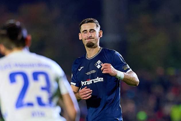 Disappointment at Milos Cocic FV Illertissen, 08 after his missed free kick GER, FV Illertissen 1921 e V vs 1 FC Magdeburg, Football, Mens DFB Cup, 2nd round, 2025 2026 season, 29 10 2025 GER, FV Illertissen 1921 e V vs 1 FC Magdeburg, Football, Mens DFB Cup, 2nd round, 2025 2026 season, 29 10 2025 Illertissen Copyright: xEibner-Pressefoto GeraldxOelze-dexStoppanyx EP_ODS