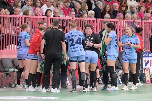 Time Out HSG Bensheim Auerbach TusSies Metzingen vs HSG Bensheim Auerbach, Handball, Alsco HBF, 5 League Matchday, Season 2025 2026, 29 10 2025 TusSies Metzingen vs HSG Bensheim Auerbach, Handball, Alsco HBF, 5 League Matchday, Season 2025 2026, 29 10 2025 Tuebingen Copyright: xEibner-Pressefoto TobiasxBaurx EP_TBR