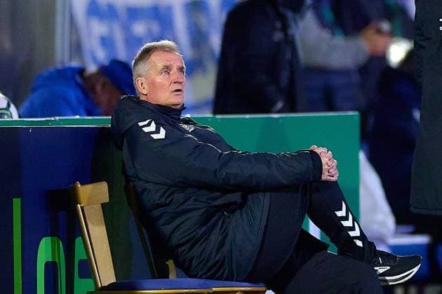 Portrait, Portraet, Cropped image of Petrik Sander 1 FC Magdeburg, Head Coach , relaxed GER, FV Illertissen 1921 e V vs 1 FC Magdeburg, Football, Men DFB Cup, 2nd round, Season 2025 2026, 29 10 2025 GER, FV Illertissen 1921 e V vs 1 FC Magdeburg, Football, Men DFB Cup, 2nd round, Season 2025 2026, 29 10 2025 Illertissen Copyright: xEibner-Pressefoto GeraldxOelze-dexStoppanyx EP_ODS