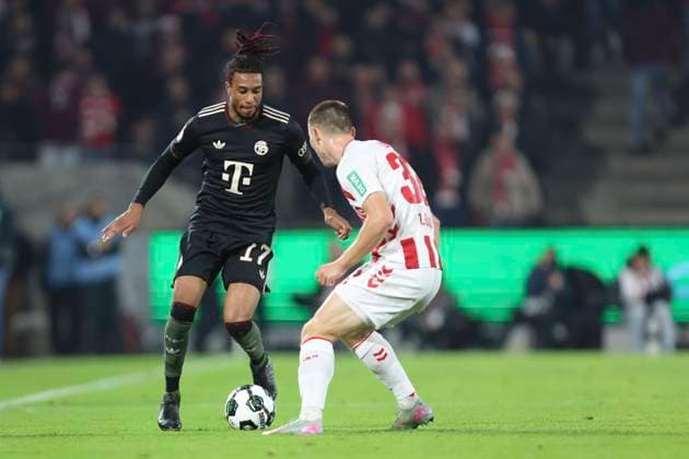 Michael Olise (FC Bayern München) und Kristoffer Lund (1. FC Koeln) im Zweikampf waehrend des DFB-Pokal Spiels 1.FC Köln v FC Bayern München, RheinEnergieStadion am 29. October 2025 in Köln, Deutschland. (Foto von Oliver Kaelke DeFodi Images) +++ Michael Olise (FC Bayern München) und Kristoffer Lund (1. FC Koeln) battle for the ball during the DFB-Pokal match between 1.FC Köln v FC Bayern München at RheinEnergieStadion on October 29, 2025 in Cologne, Germany. (Photo by Oliver Kaelke DeFodi Images) (Photo by Oliver Kaelke DeFodi Images) Michael Olise FC Bayern München and Kristoffer Lund 1 FC Koeln battle for the ball during the DFB Pokal match between 1 FC Köln v FC Bayern München, RheinEnergieStadion on October 29, 2025 in Cologne, Germany, Germany Photo by Oliver Kaelke DeFodi Images Michael Olise FC Bayern München und Kristoffer Lund 1 FC Koeln battle for the ball during the DFB Pokal match between 1 FC Köln v FC Bayern München at RheinEnergieStadion on October 29, 2025 in Cologne, Germany Photo by Oliver Kaelke DeFodi Images Photo by Oliver Kaelke DeFodi Images