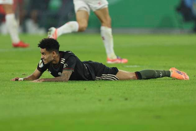Luis Diaz (FC Bayern München) ist enttaeuscht waehrend des DFB-Pokal Spiels 1.FC Köln v FC Bayern München, RheinEnergieStadion am 29. October 2025 in Köln, Deutschland. (Foto von Oliver Kaelke DeFodi Images) +++ Luis Diaz (FC Bayern München) looks dejected during the DFB-Pokal match between 1.FC Köln v FC Bayern München at RheinEnergieStadion on October 29, 2025 in Cologne, Germany. (Photo by Oliver Kaelke DeFodi Images) (Photo by Oliver Kaelke DeFodi Images) Luis Diaz FC Bayern Munich is disappointed during the DFB Pokal match 1 FC Köln v FC Bayern München, RheinEnergieStadion on October 29, 2025 in Cologne, Germany, Germany Photo by Oliver Kaelke DeFodi Images Luis Diaz FC Bayern München looks dejected during the DFB Pokal match between 1 FC Köln v FC Bayern München at RheinEnergieStadion on October 29, 2025 in Cologne, Germany Photo by Oliver Kaelke DeFodi Images Photo by Oliver Kaelke DeFodi Images