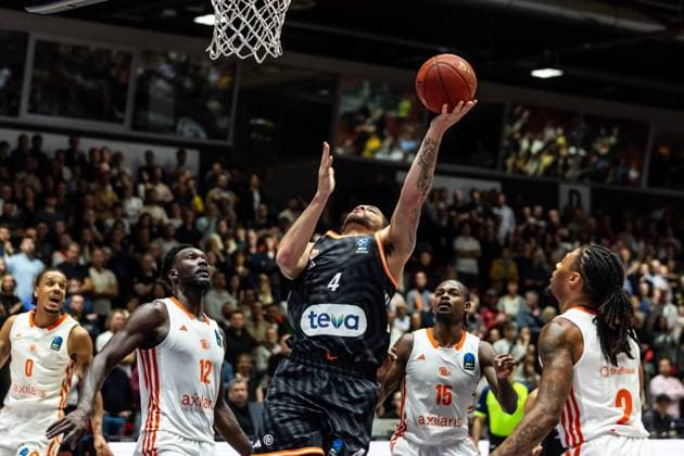 GER, BKT EuroCup, Season 2025 2026, Niners Chemnitz Ratiopharm Ulm 29 10 2025, Fair, Chemnitz, GER, BKT EuroCup, Season 2025 2026, Niners Chemnitz Ratiopharm Ulm Christopher Ledlum Ratiopharm Ulm, 4 Photo Alexander Trienitz Chemnitz Fair Saxony Germany