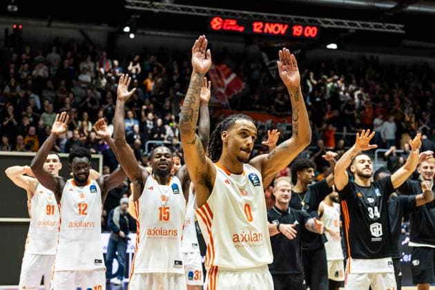 GER, BKT EuroCup, Season 2025 2026, Niners Chemnitz Ratiopharm Ulm 29 10 2025, Fair, Chemnitz, GER, BKT EuroCup, Season 2025 2026, Niners Chemnitz Ratiopharm Ulm Kevin Yebo Niners Chemnitz, 0 cheers Photo Alexander Trienitz Chemnitz Fair Saxony Germany