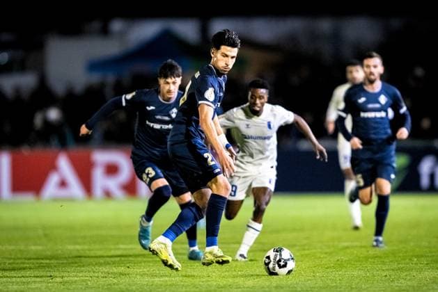 Football, Season 2025 2026, DFB Cup, Vöhlinstadion Illertissen, 2 Round, FV Illertissen 1 FC Magdeburg, 29 10 2025 29 10 2025, Football, Season 2025 2026, DFB Cup, Vöhlinstadion Illertissen, 2 Round, FV Illertissen 1 FC Magdeburg, 21 Denis Milic FV Illertissen Foto Lucca Fundel Illertissen Vöhlinstadion Bayern Germany