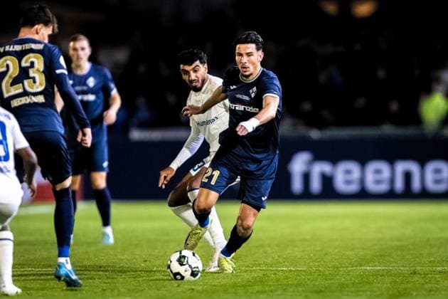 Football, Season 2025 2026, DFB Cup, Vöhlinstadion Illertissen, 2 Round, FV Illertissen 1 FC Magdeburg, 29 10 2025 29 10 2025, Football, Season 2025 2026, DFB Cup, Vöhlinstadion Illertissen, 2 Round, FV Illertissen 1 FC Magdeburg, f l 21 Denis Milic FV Illertissen Photo Lucca Fundel Illertissen Vöhlinstadion Bayern Germany