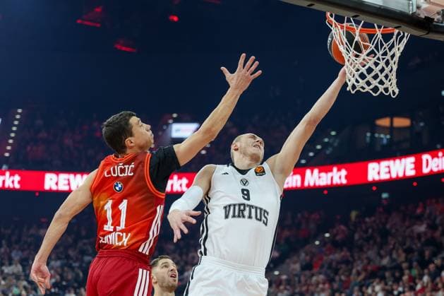 Alen Smailagic Virtus Bologna, 09 with Vladimir Lucic FC Bayern Basketball, 11 , GER, FC Bayern Basketball vs Virtus Bologna, Basketball, Euroleague, Matchday 8, Season 2025 2026, 30 10 2025, GER, FC Bayern Basketball vs Virtus Bologna, Basketball, Euroleague, Matchday 8, Season 2025 2026, 30 10 2025 Munich Copyright: xEibner-Pressefoto JennixMaulx EP_JML