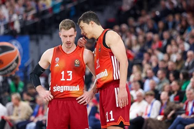 Vladimir Lucic FC Bayern Basketball, 11 in conversation with Andreas Obst FC Bayern Basketball, 13 , GER, FC Bayern Basketball vs Virtus Bologna, Basketball, Euroleague, Matchday 8, Season 2025 2026, 30 10 2025, GER, FC Bayern Basketball vs Virtus Bologna, Basketball, Euroleague, Matchday 8, Season 2025 2026, 30 10 2025 Munich Copyright: xEibner-Pressefoto JennixMaulx EP_JML