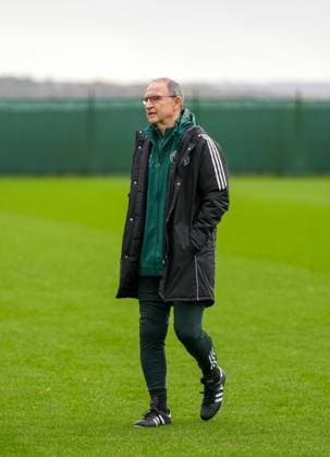 Celtic Interim Manager Martin O Neill Celtic Team Training, William Hill Scottish Premiership, Football, Lennoxtown Training Ground, East Dunbartonshire, Scotland, UK - 31 Oct 2025Glasgow Celtic Park United Kingdom EDITORIAL USE ONLY No use with unauthorised audio, video, data, fixture lists, club league logos or live services. Online in-match use limited to 120 images, no video emulation. No use in betting, games or single club league player publications. Copyright: xStuartxWallace Shutterstockx 15634047a