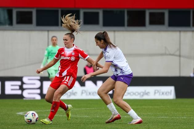 Georgia Stanway FC Bayern Muenchen, 31 with Kassandra Potsi SGS Essen, 28 , GER, FC Bayern Muenchen vs SGS Essen, Soccer, Google Pixel Womens Bundesliga, 8 Matchday, Season 2025 2026, 01 11 2025, DFL DFB REGULATIONS PROHIBIT ANY USE OF PHOTOGRAPHS as IMAGE SEQUENCES and or QUASI VIDEO, GER, FC Bayern Muenchen vs SGS Essen, Football, Google Pixel Womens Bundesliga, Matchday 8, Season 2025 2026, 01 11 2025 Muenchen Copyright: xEibner-Pressefoto JennixMaulx EP_JML