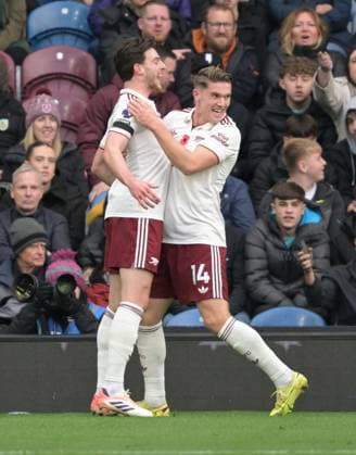 Viktor Gyökeres of Arsenal scores the opening goal 0-1 and celebrates with Declan Rice Burnley v Arsenal, Premier League, Football, Turf Moor, Burnley, UK - 01 Nov 2025Burnley Turf Moor United Kingdom EDITORIAL USE ONLY No use with unauthorised audio, video, data, fixture lists, club league logos or live services. Online in-match use limited to 120 images, no video emulation. No use in betting, games or single club league player publications. Copyright: xGreigxCowie Shutterstockx 15639833ar