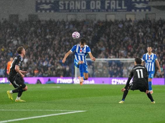 Diego Gomez of Brighton & Hove Albion jumps to the ball. Brighton and Hove Albion v Leeds United, Premier League, Football, American Express Community Stadium, Brighton, UK - 01 Nov 2025Brighton American Express Community Stadi United Kingdom EDITORIAL USE ONLY No use with unauthorised audio, video, data, fixture lists, club league logos or live services. Online in-match use limited to 120 images, no video emulation. No use in betting, games or single club league player publications. Copyright: xSeanxRyan Shutterstockx 15639793ak