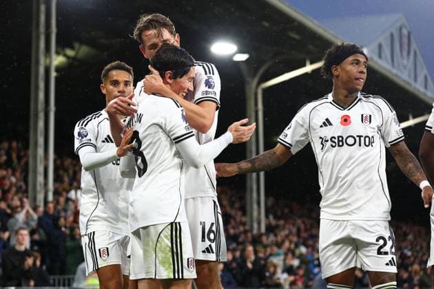 Harry Wilson of Fulham celebrates after scoring a goal (2-0) Fulham v Wolverhampton Wanderers, Premier League, Football, Craven Cottage, London, UK - 01 Nov 2025London Craven Cottage United Kingdom EDITORIAL USE ONLY No use with unauthorised audio, video, data, fixture lists, club league logos or live services. Online in-match use limited to 120 images, no video emulation. No use in betting, games or single club league player publications. Copyright: xSimonxDael Shutterstockx 15639934bd