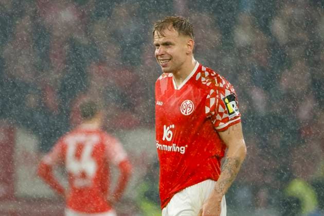 Lennard Maloney 1 FSV Mainz, 15 after the match , Germany, Football, 1 Bundesliga, Matchday 9, 2025 2026, 1 FSV Mainz vs Werder Bremen, 01 11 2025, Mewa Arena, Mainz, Germany Mainz Mewa Arena Rheinland Pfalz Germany Copyright: xGrantxHubbsx