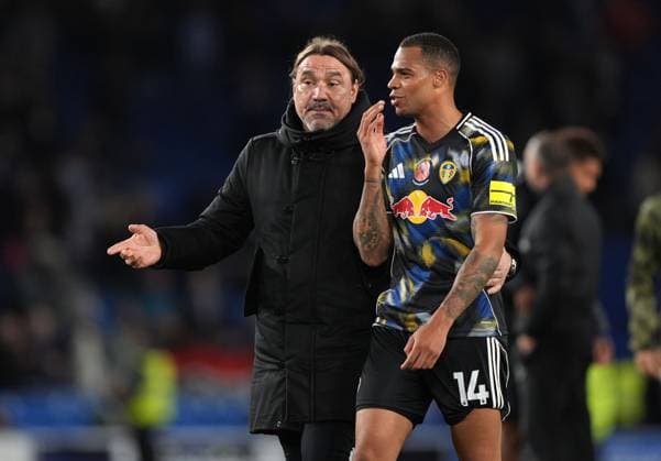 Daniel Farke manager of Leeds United speaks with Lukas Nmecha of Leeds United after the game. Brighton and Hove Albion v Leeds United, Premier League, Football, American Express Community Stadium, Brighton, UK - 01 Nov 2025Brighton American Express Community Stadi United Kingdom EDITORIAL USE ONLY No use with unauthorised audio, video, data, fixture lists, club league logos or live services. Online in-match use limited to 120 images, no video emulation. No use in betting, games or single club league player publications. Copyright: xSeanxRyan Shutterstockx 15639793ca