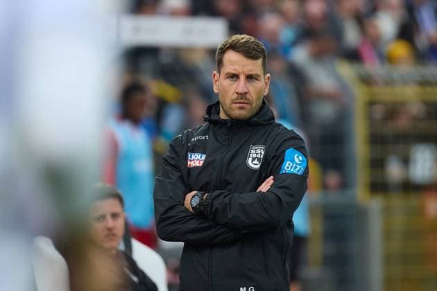 Portrait, Portraet, Freisteller von Moritz Glasbrenner SSV Ulm 1846, Cheftrainer , nachdenklich GER, SSV Ulm 1846 vs VfB Stuttgart II, Fussball, Herren, 3 Liga, 13 Spieltag, Spielzeit 2025 2026, 01 11 2025 DFL, DFB regulations prohibit any use of photographs as image sequences and or quasi video GER, SSV Ulm 1846 vs VfB Stuttgart II, Fussball, Herren, 3 Liga, 13 Spieltag, Spielzeit 2025 2026, 01 11 2025 Ulm Copyright: xEibner-Pressefoto GeraldxOelze-dexStoppanyx EP_ODS