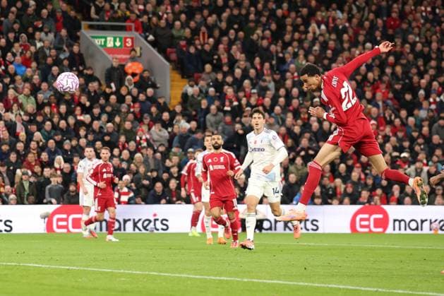 Hugo Ekitike of Liverpool scores a goal but it is dissallowed. Liverpool v Aston Villa, Premier League, Football, Anfield, Liverpool, UK - 01 Nov 2025Liverpool Anfield United Kingdom EDITORIAL USE ONLY No use with unauthorised audio, video, data, fixture lists, club league logos or live services. Online in-match use limited to 120 images, no video emulation. No use in betting, games or single club league player publications. Copyright: xRyanxBrowne Shutterstockx 15641376bf