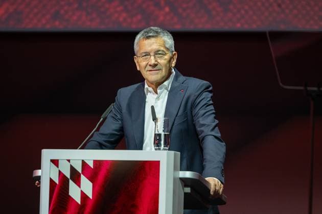 Herbert Hainer FC Bayern Muenchen, President , GER, FC Bayern Muenchen, Football, Bundesliga, Annual General Meeting FC Bayern Muenchen eV 2025, 02 11 2025, DFL DFB REGULATIONS PROHIBIT ANY USE OF PHOTOGRAPHS AS IMAGE SEQUENCES AND OR QUASI VIDEO, GER, FC Bayern Muenchen, Football, Bundesliga, Annual General Meeting FC Bayern Muenchen eV 2025, 02 11 2025 Muenchen Copyright: xEibner-Pressefotox EP_EER