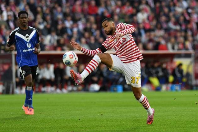 Linton Maina (1. FC Koeln) in Aktion, am Ball, Einzelaktion waehrend des Spiels der Bundesliga zwischen 1. FC Köln und dem Hamburger SV, RheinEnergieSTADION am 02. November 2025 in Köln, Deutschland. (Foto von Ralf Treese DeFodi Images) +++ Linton Maina (1. FC Koeln) controls the ball during the Bundesliga match between 1. FC Köln and Hamburger SV at RheinEnergieSTADION on November 2, 2025 in Köln, Germany. (Photo by Ralf Treese DeFodi Images) DFL regulations prohibit any use of photographs as image sequences and or quasi-video. (Photo by Ralf Treese DeFodi Images) Linton Maina 1 FC Koeln in action, on the ball, single action during the Bundesliga match between 1 FC Köln and Hamburger SV, RheinEnergieSTADION on November 02, 2025 in Cologne, Germany Photo by Ralf Treese DeFodi Images Linton Maina 1 FC Koeln controls the ball during the Bundesliga match between 1 FC Köln and Hamburger SV at RheinEnergieSTADION on November 2, 2025 in Köln, Germany Photo by Ralf Treese DeFodi Images DFL regulations prohibit any use of photographs as image sequences and or quasi video Photo by Ralf Treese DeFodi Images
