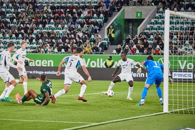 VfL Wolfsburg vs TSG 1899 Hoffenheim, Football, 1 Bundesliga, Matchday 9, Season 2025 2026, 02 11 2025 VfL Wolfsburg vs TSG 1899 Hoffenheim, Football, 1 Bundesliga, Matchday 9, Season 2025 2026, 02 11 2025 Wolfsburg Copyright: xEibner-Pressefoto Jan-FredericxHx EP_JHG