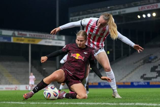Emilia Kiaer Ãsgeirsdottir Emilia Kiaer Asgeirsdottir RB Leipzig, 08 in duel with Luca Birkholz SC Freiburg, 23 , Germany, Soccer, GooglePixel Womens Bundesliga, Matchday 8, 2025 2026, SC Freiburg vs RB Leipzig, 03 11 2025, Dreisamstadion, Freiburg, Germany DFB REGULATIONS PROHIBIT ANY USE OF PHOTOGRAPHS AS IMAGE SEQUENCES AND OR QUASI VIDEO Freiburg Dreisamstadion Baden Wuerttemberg Germany Copyright: xArnexAmbergx