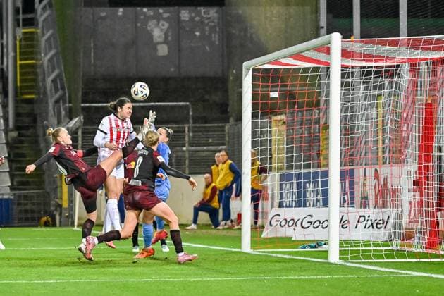 Scene for the goal to 1 3 by Svenja Foelmli SC Freiburg Women, 09 GER, SC Freiburg RB Leipzig, Women Football, Google Pixel Women Bundesliga, Matchday 8, Season 2025 2026, 03 11 2025 DFB REGULATIONS PROHIBIT ANY USE OF PHOTOGRAPHS AS IMAGE SEQUENCES AND OR QUASI VIDEO GER, SC Freiburg RB Leipzig, Women Football, Google Pixel Women Bundesliga, Matchday 8, Season 2025 2026, 03 11 2025 Freiburg Copyright: xEibner-Pressefoto ThomasxHessx EP_THS