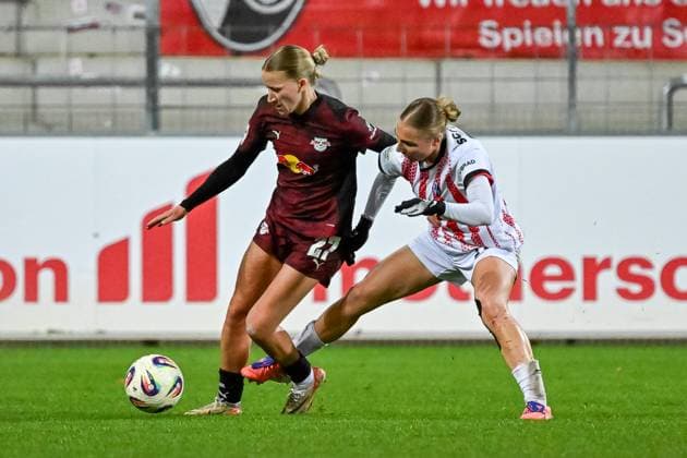 Marlene Mueller RB Leipzig, 27 , Sophie Nachtigall SC Freiburg Women, 27 in duel for the ball GER, SC Freiburg RB Leipzig, Women Football, Google Pixel Women Bundesliga, Matchday 8, Season 2025 2026, 03 11 2025 DFB REGULATIONS PROHIBIT ANY USE OF PHOTOGRAPHS AS IMAGE SEQUENCES AND OR QUASI VIDEO GER, SC Freiburg RB Leipzig, Women Football, Google Pixel Women Bundesliga, Matchday 8, Season 2025 2026, 03 11 2025 Freiburg Copyright: xEibner-Pressefoto ThomasxHessx EP_THS