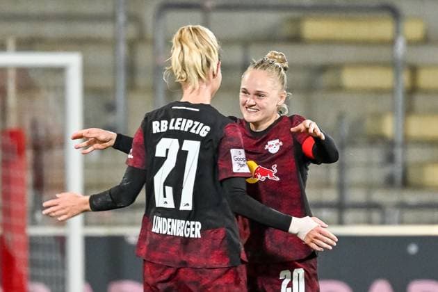 Julia Landenberger RB Leipzig, 21 , Victoria Krug RB Leipzig, 20 are happy about the victory in Freiburg GER, SC Freiburg RB Leipzig, Women Football, Google Pixel Women Bundesliga, Matchday 8, Season 2025 2026, 03 11 2025 DFB REGULATIONS PROHIBIT ANY USE OF PHOTOGRAPHS AS IMAGE SEQUENCES AND OR QUASI VIDEO GER, SC Freiburg RB Leipzig, Women Football, Google Pixel Women Bundesliga, Matchday 8, Season 2025 2026, 03 11 2025 Freiburg Copyright: xEibner-Pressefoto ThomasxHessx EP_THS