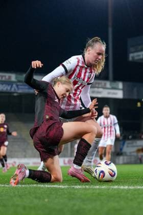 Emilia Kiaer Ãsgeirsdottir Emilia Kiaer Asgeirsdottir RB Leipzig, 08 in duel with Luca Birkholz SC Freiburg, 23 , Germany, Soccer, GooglePixel Womens Bundesliga, Matchday 8, 2025 2026, SC Freiburg vs RB Leipzig, 03 11 2025, Dreisamstadion, Freiburg, Germany DFB REGULATIONS PROHIBIT ANY USE OF PHOTOGRAPHS AS IMAGE SEQUENCES AND OR QUASI VIDEO Freiburg Dreisamstadion Baden Wuerttemberg Germany Copyright: xArnexAmbergx