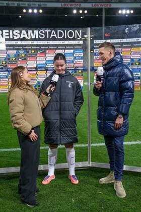 Svenja Foelmli Svenja Foelmli SC Freiburg, 09 and Nils Petersen , Germany, Soccer, GooglePixel Womens Bundesliga, 8 Matchday, 2025 2026, SC Freiburg vs RB Leipzig, 03 11 2025, Dreisamstadion, Freiburg, Germany DFB REGULATIONS PROHIBIT ANY USE OF PHOTOGRAPHS AS IMAGE SEQUENCES AND OR QUASI VIDEO Freiburg Dreisamstadion Baden Wuerttemberg Germany Copyright: xArnexAmbergx