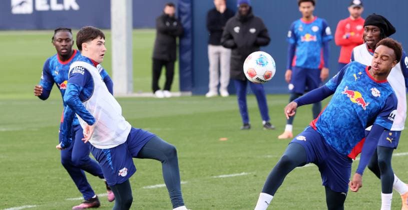 Leipzig, 04 11 2025, Red Bull Training Center on Cottaweg, Academy, Football, Rasenballsport Leipzig, Training RB Leipzig, In the picture from left Andrija Maksimovic 33, RB Leipzig , Assan Ouedraogo 20, RB Leipzig ,