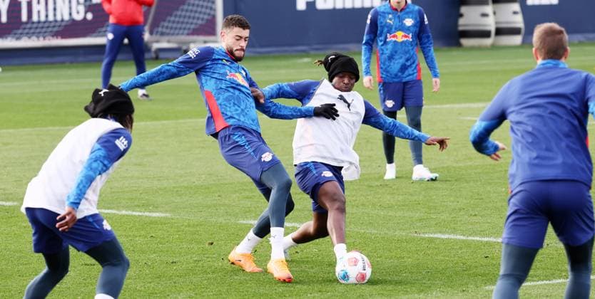 Leipzig, 04 11 2025, Red Bull Training Center on Cottaweg, Academy, Football, Rasenballsport Leipzig, Training RB Leipzig, In the picture from left Romulo Jose Cardoso da Cruz 40, RBL , Amadou Haidara 8, RB Leipzig ,