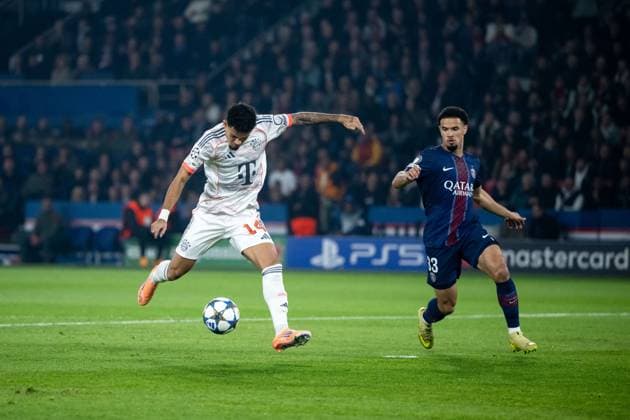 Luis Diaz FC Bayern Muenchen, 14 scores to make it 0 1, next to Warren Zaire Emery Paris Saint Germain, 33 , GER, FC Bayern Muenchen vs Paris Saint Germain, Football, UEFA Champions League, League stage, Matchday 4, 2025 2026 season, 04 11 2025 GER, FC Bayern Muenchen vs Paris Saint Germain, Football, UEFA Champions League, League stage, Matchday 4, 2025 2026 season, 04 11 2025 Paris Copyright: xEibner-Pressefoto Memmlerx EP_MMR