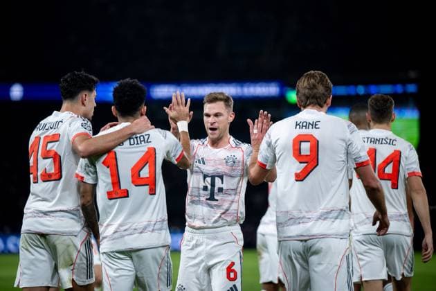 Joshua Kimmich FC Bayern Muenchen, 06 , Luis Diaz FC Bayern Muenchen, 14 , Aleksandar Pavlovic FC Bayern Muenchen, 45 , Harry Kane FC Bayern Muenchen, 09 celebrate the goal for 0 2, GER, Paris Saint Germain vs FC Bayern Muenchen, Football, UEFA Champions League, League phase, Matchday 4, 2025 2026 season, 04 11 2025 GER, Paris Saint Germain vs FC Bayern Muenchen, Football, UEFA Champions League, League phase, Matchday 4, 2025 2026 season, 04 11 2025 Paris Copyright: xEibner-Pressefoto Memmlerx EP_MMR