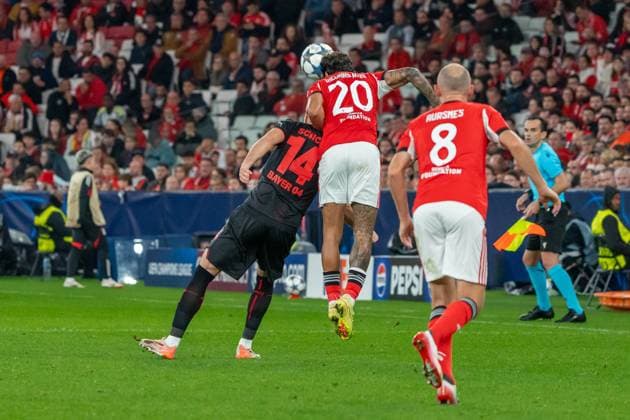 Richard Rios Benfica Lisbon, 20 wins header duel against Patrik Schick Bayer Leverkusen, 14 , POR, Benfica Lisbon vs Bayer 04 Leverkusen, Football, UEFA Champions League, Matchday 4, 2025 2026 season, 05 11 2025, POR, Benfica Lisbon vs Bayer 04 Leverkusen, Football, UEFA Champions League, Matchday 4, 2025 2026 season, 05 11 2025, Lisbon Copyright: xEibner-Pressefoto EdwardxCheungx EP_ECG