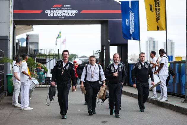 F1 - SAO PAULO GRAND PRIX 2025 SHOVLIN Andrew, of Mercedes AMG F1 Team, BONNINGTON Peter, Race engineer of Mercedes AMG F1 Team, portrait during the 2025 Formula 1 Grande Premio de Sao Paulo, 2025 Sao Paulo Grand Prix, 21th round of the 2025 FIA Formula One World Championship, WM, Weltmeisterschaft from November 7 to 9, 2025 on the Interlagos, in Sao Paulo, Brazil - Sao PauloBrazil Copyright: xANTONINxVINCENTx