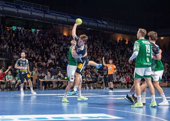 Handball, Men, Season 2025 2026, DHB Cup Round of 16, Füchse Berlin ThSV Eisenach, f l Matthes Langhoff Füchse Berlin , Felix Aellen Eisenach , Mathias Gidsel Füchse Berlin , Stephan Seitz Eisenach , 06 11 2025, Copyright: xSebastianxRäppold MatthiasxKochx