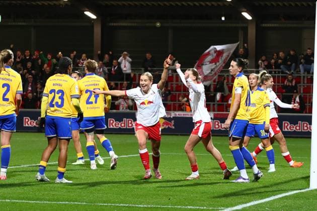 RB Leipzig Jena 1 Bundesliga Women Leipzig, Training Center at Cottaweg, 06 11 2025, Football, Women, Season 2025 2026, Women Bundesliga, Matchday 9 , RB Leipzig FC Carl Zeiss Jena , In the picture Goal for RB Leipzig ,Goal celebration after the 1 0