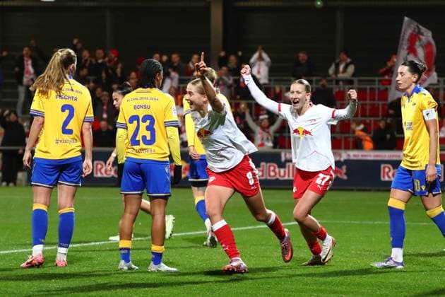 RB Leipzig Jena 1 Bundesliga Women Leipzig, Training Center at Cottaweg, 06 11 2025, Football, Women, Season 2025 2026, Women Bundesliga, Matchday 9 , RB Leipzig FC Carl Zeiss Jena , In the picture Goal for RB Leipzig ,Goal celebration after the 1 0
