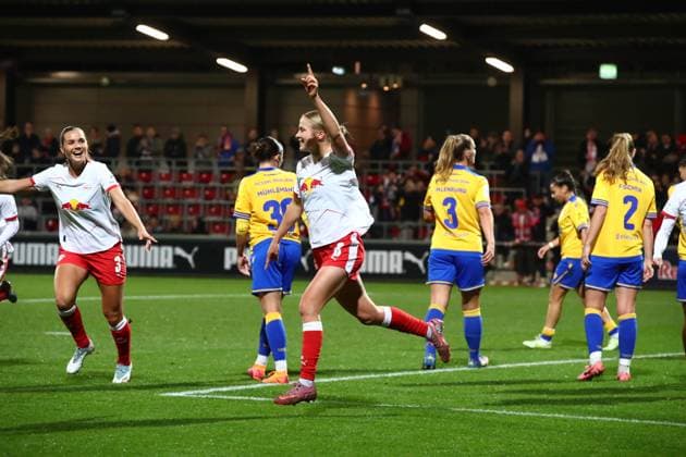 RB Leipzig Jena 1 Bundesliga Women Leipzig, Training Center at Cottaweg, 06 11 2025, Football, Women, Season 2025 2026, Women Bundesliga, Matchday 9 , RB Leipzig FC Carl Zeiss Jena , In the picture Goal for RB Leipzig ,Goal celebration after the 1 0