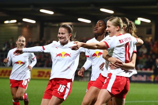 RB Leipzig Jena 1 Bundesliga Women Leipzig, Training Center at Cottaweg, 06 11 2025, Football, Women, Season 2025 2026, Women Bundesliga, Matchday 9 , RB Leipzig FC Carl Zeiss Jena , In the picture Goal for RB Leipzig ,Goal celebration after the 1 0