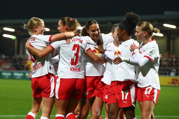 RB Leipzig Jena 1 Bundesliga Women Leipzig, Training Center at Cottaweg, 06 11 2025, Football, Women, Season 2025 2026, Women Bundesliga, Matchday 9 , RB Leipzig FC Carl Zeiss Jena , In the picture Goal for RB Leipzig ,Goal celebration after the 1 0