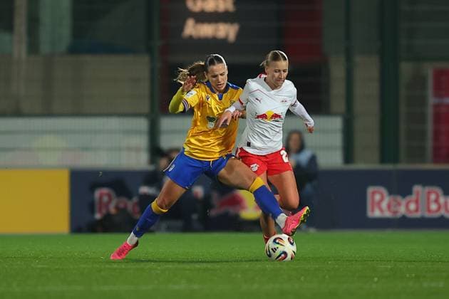 RB Leipzig Jena 1 Bundesliga Women Leipzig, Training Center at Cottaweg, 06 11 2025, Football, Women, Season 2025 2026, Women Bundesliga, 9 Matchday , RB Leipzig FC Carl Zeiss Jena , In the picture from l Rieke Tietz 17, Jena and Marlene Müller Mueller 27, Leipzig ,