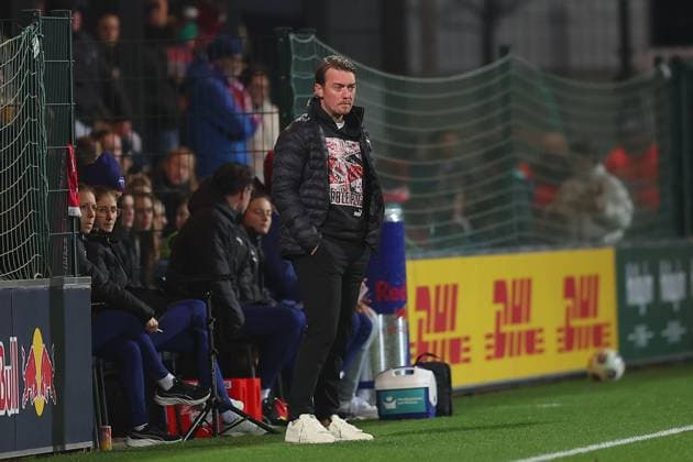 RB Leipzig Jena 1 Bundesliga Women Leipzig, Training Center at Cottaweg, 06 11 2025, Football, Women, Season 2025 2026, Women Bundesliga, Matchday 9 , RB Leipzig FC Carl Zeiss Jena , In the picture from left coach Jonas Stephan RB Leipzig ,